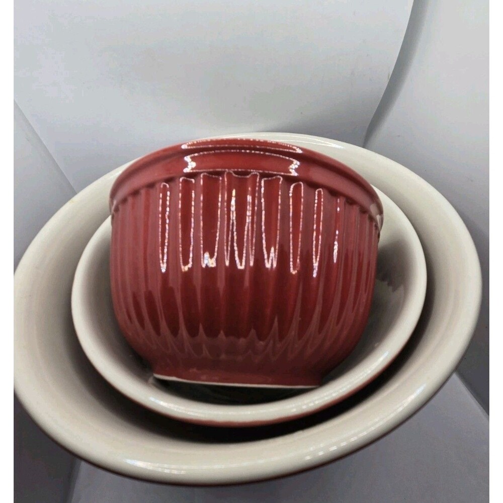Williams Sonoma Ribbed Mixing / Serving Bowls  S/3 RED
